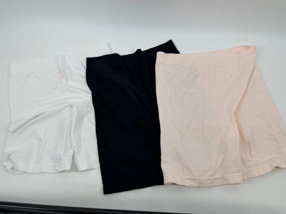 Breezies 3 pack Set Seamless Smoothing Mid-Thigh Short Basic NWOT